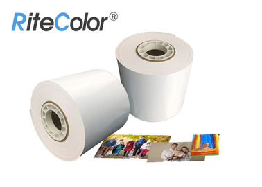 El rollo seco 240gsm 6 del papel de la foto de Minilab del chorro de tinta brillante avanza lentamente el lustre para Fuji DX100
